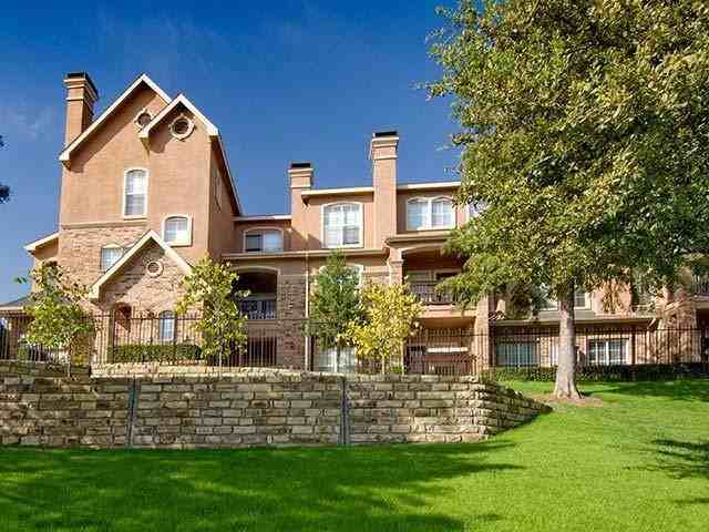 Archstone at MacArthur Apartments 1100 Hidden Ridge Dr., Irving, TX