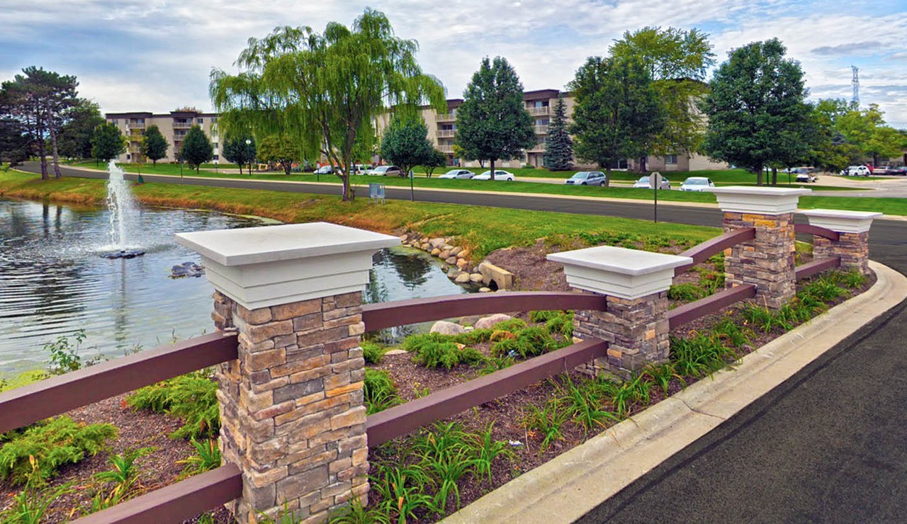 Stonebridge Village Apartments 600 W Rand Rd, Arlington Heights, IL