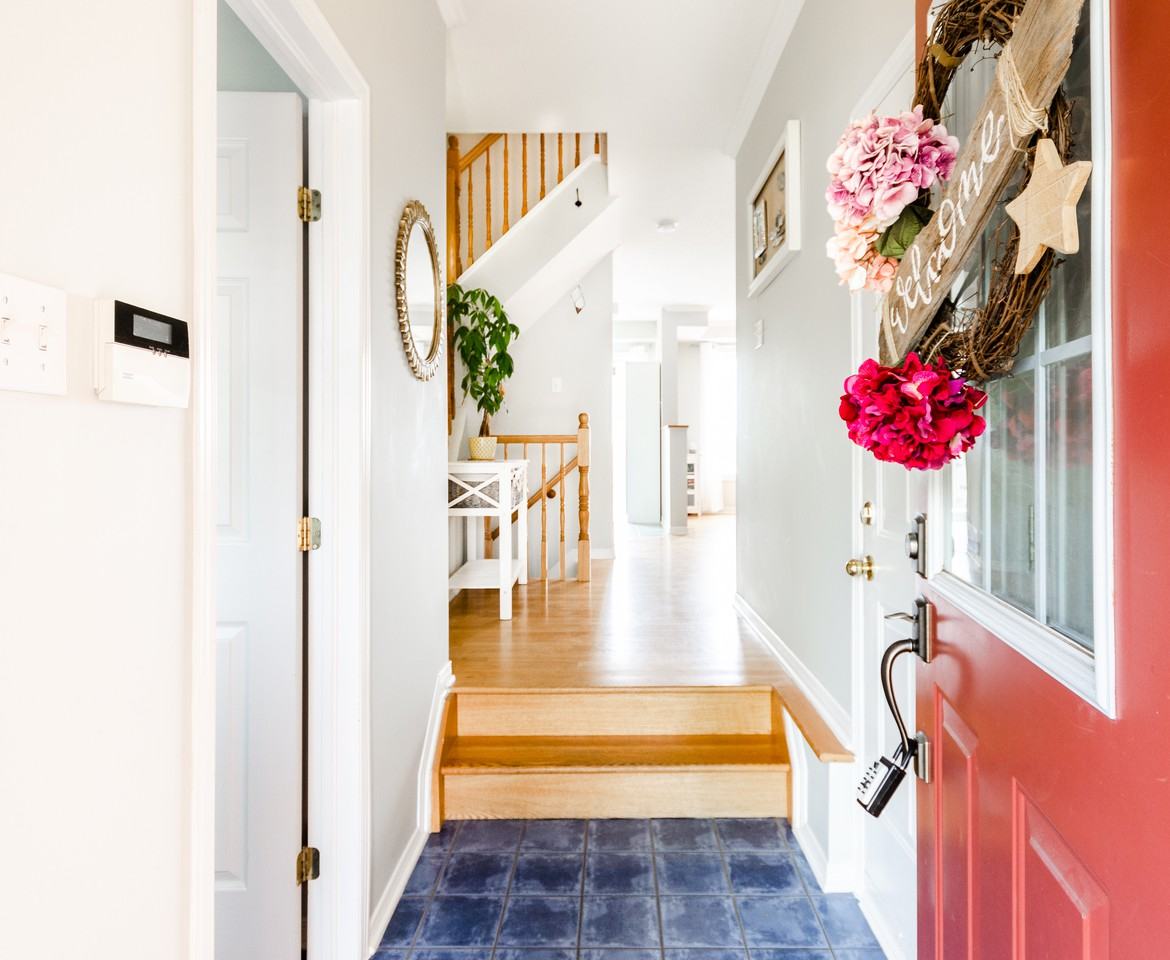 185 Kincardine Drive, Ottawa, ON K2V 1C5 3 Bedroom House for 1,800