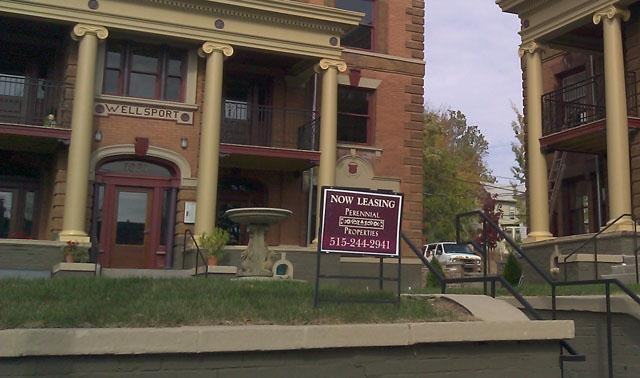 Historic Wellsport Portwell Flats Apartments 1821 Woodland Ave, Des