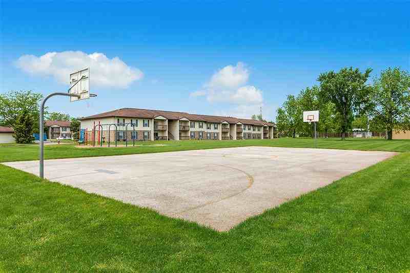 Old Orchard Estates Apartments 3402 Orchard Lane, Carbon Cliff, IL