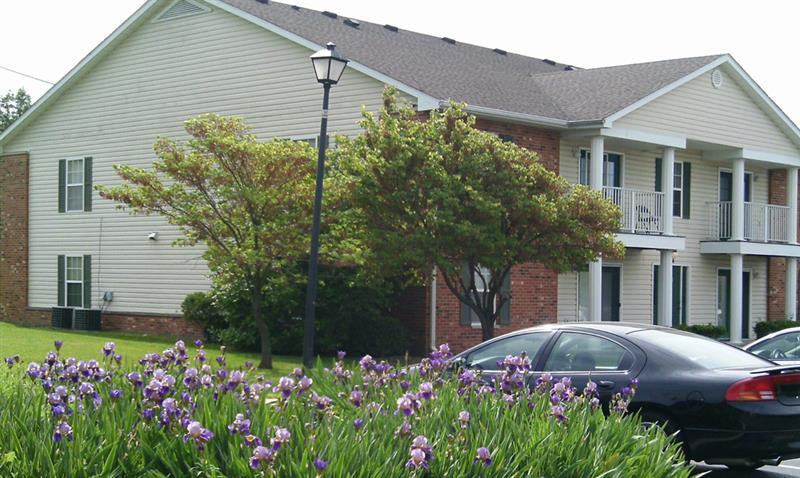 Broadway Place Apartments 608 Central Park Pl, Hartford, IL 62087