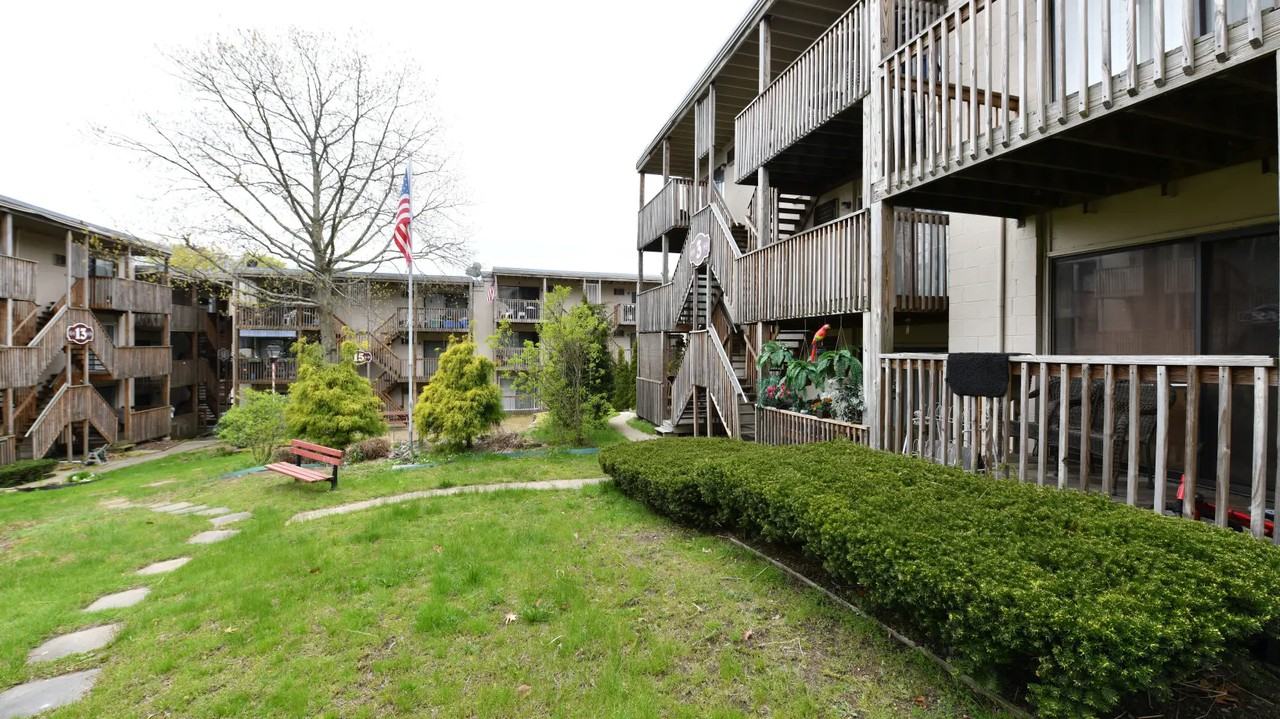 Olde Derby Village Apartments for Rent 4 Olde Derby Road, Norwood, MA