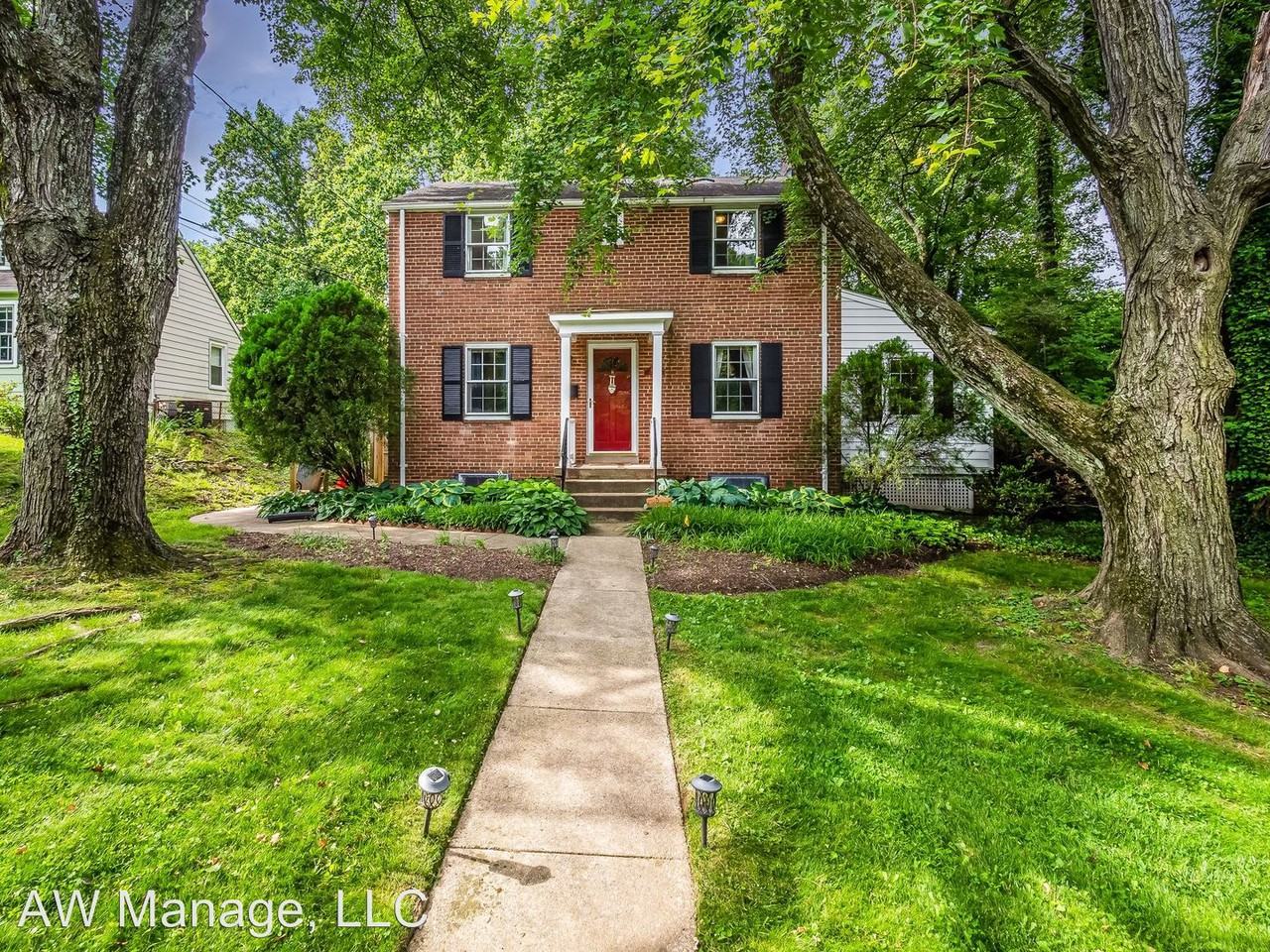 4604 Jones Bridge Rd, Bethesda, MD 20814 3 Bedroom House for 3,290