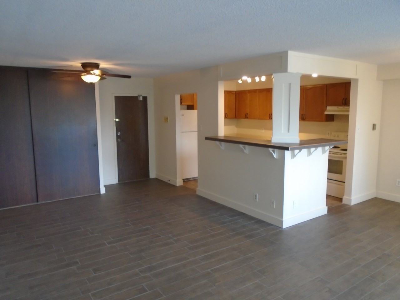 65 Westmount Road North, Waterloo, ON N2L 6P5 2 Bedroom Apartment for