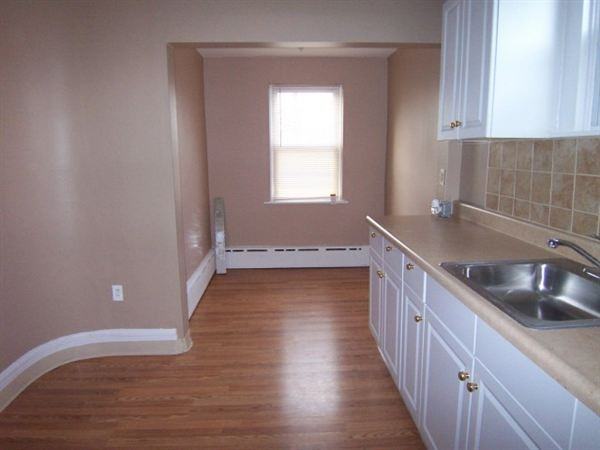 Small Bachelor Apartment Apartments Woodbridge Avenue, Edison, NJ