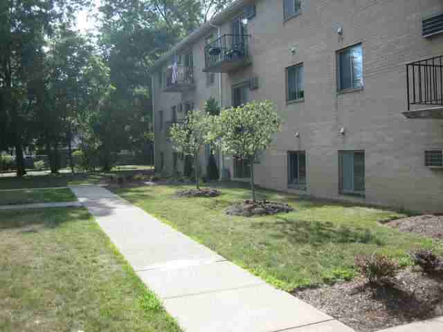 Westwood Apartments 411 Lafayette Rd, Medina, OH 44256 Zumper