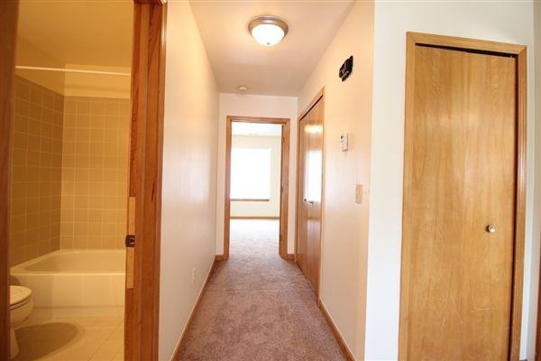 Wedgewood Village Apartments 30166 Wedgewood Cir, Sterling Heights