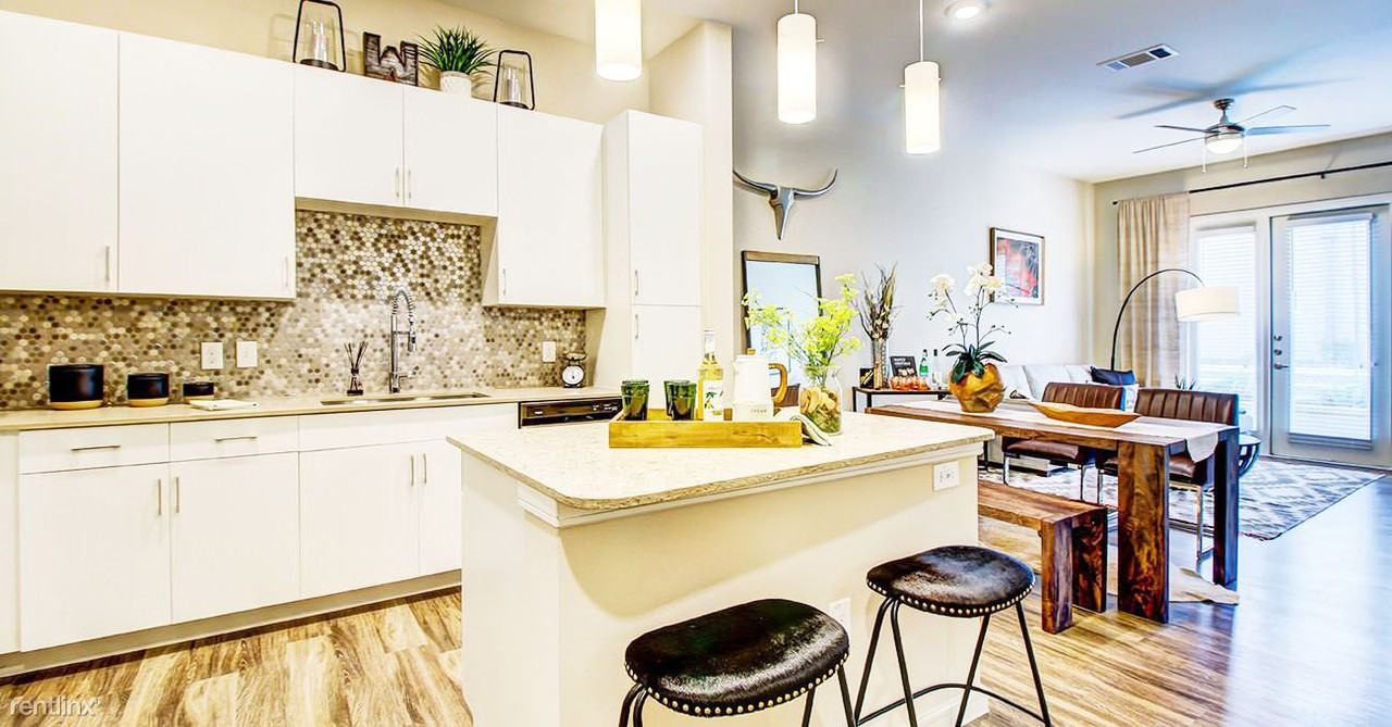 2420 Walsh Tarlton Ln Apartments in West Lake Hills, West Lake Hills