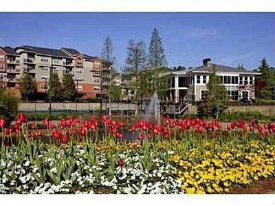 Within minutes of Atlanta's finest dining, shopping, Luxury Apartments