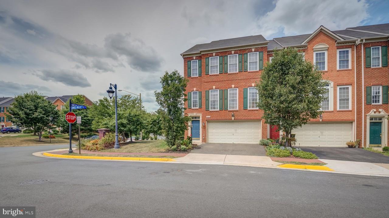 8070 Samuel Wallis Street, Lorton, VA 22079 5 Bedroom Apartment