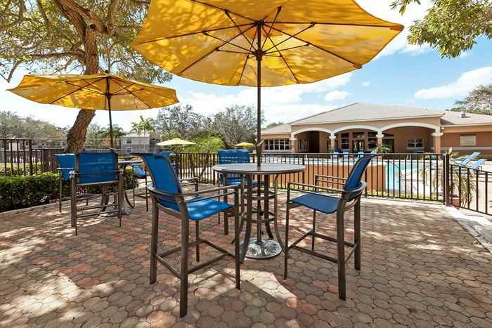 Pembroke Pines Landings Apartments 10101 Sw 14th St, Pembroke Pines