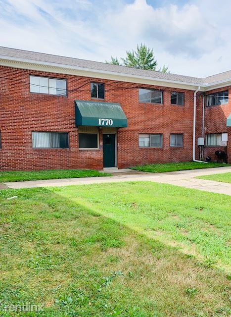 Coventry Square Apartments 1670 E Woodward Heights Blvd, Hazel Park