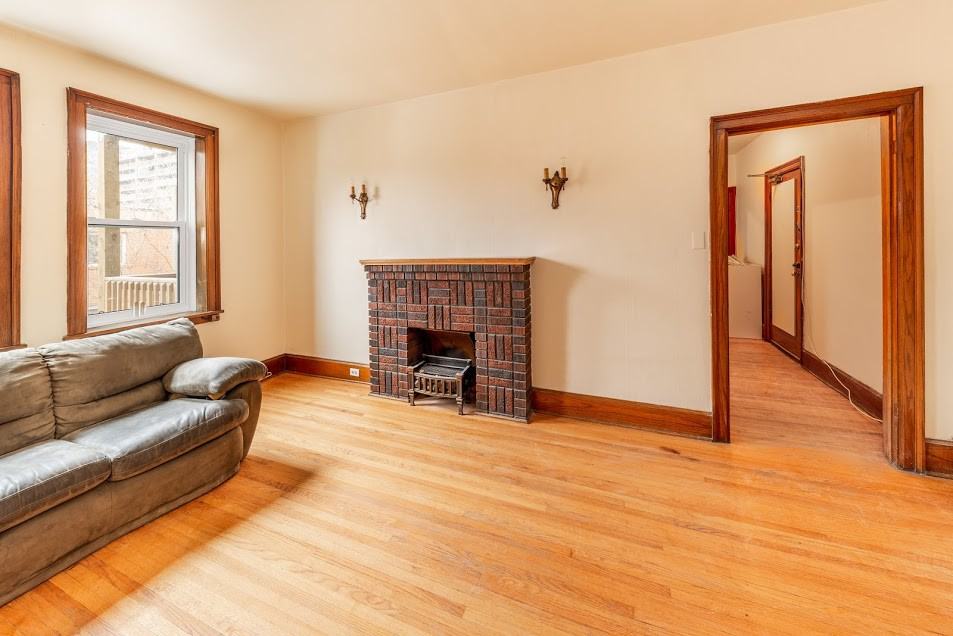 52 Edmonton Street, Winnipeg, MB R3C 1P7 1 Bedroom Apartment for Rent