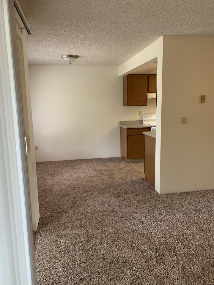 Kingsgate Meadows Apartments 12423 Ne 143rd St, Kingsgate, WA 98034