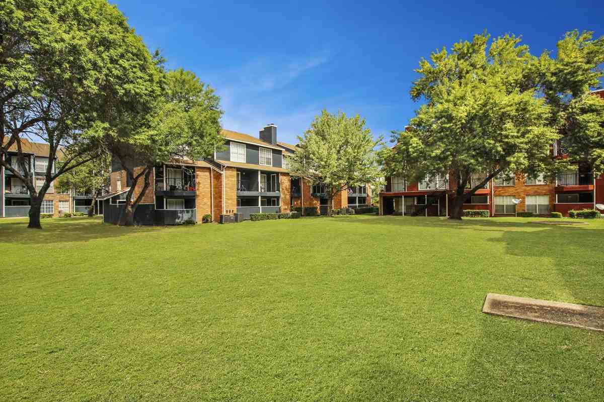 Cadence Apartments 3913 Gannon Ln, Dallas, TX 75237 Zumper