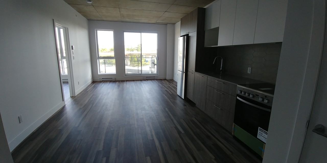 6 Avenue Donegani, PointeClaire, QC H9R 2V6 1 Bedroom Apartment for