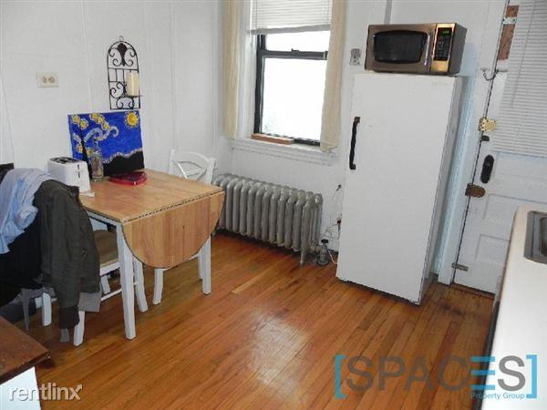 Roscoe and Halsted Studio Apartments N Halsted St, Chicago, IL