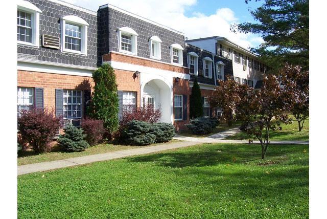 Squire Village Properties Apartments 374 Temple Hill Rd, New Windsor