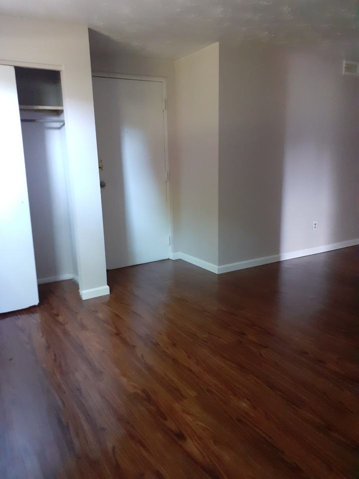 Village On The Green Apartments 264 Moore Road, Avon Lake, OH 44012