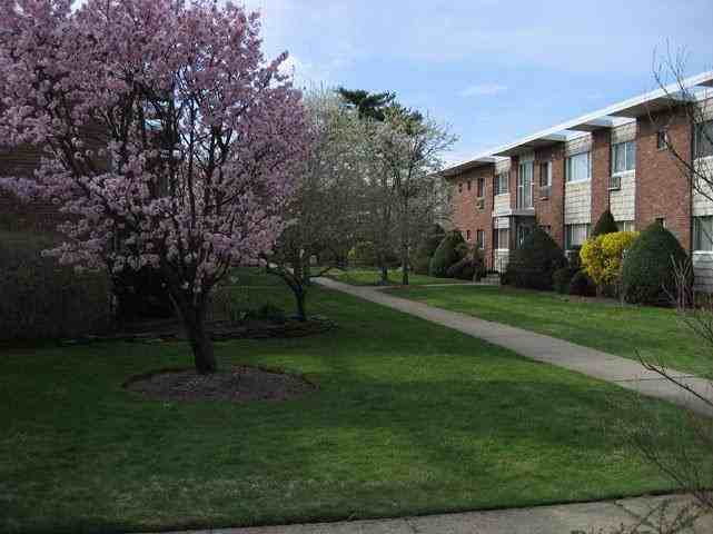 Bayshore Garden Apartments 425 E Main St, Bay Shore, NY 11706 Zumper