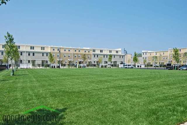 Chapel Green Apartments 1008 N Washington St, Baltimore, MD 21213