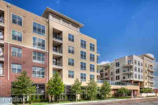 4723 Hardwood Flooring, Amazing Gourmet Kitchen Apartments in