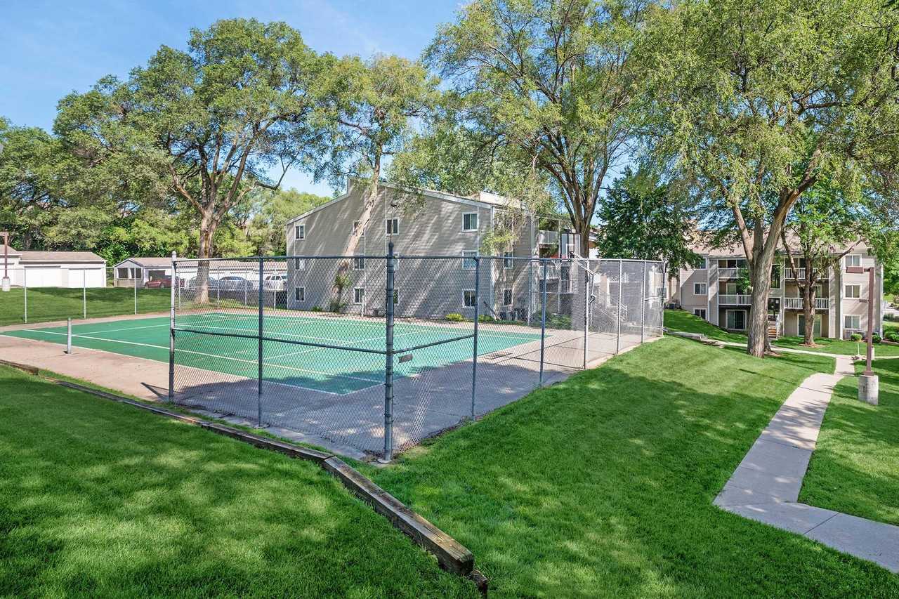 Grover Square Apartments 6801 A Plz, Omaha, NE 68106 Zumper