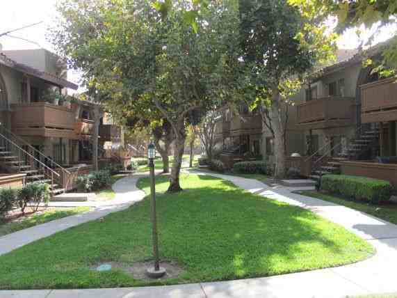 Las Flores Gardens Apartments 4200 Rosemead Blvd, Pico Rivera, CA