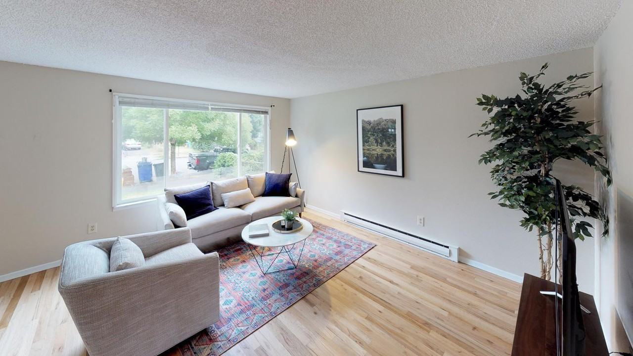 Lightfilled townhome in the heart of the Mississippi District Pet