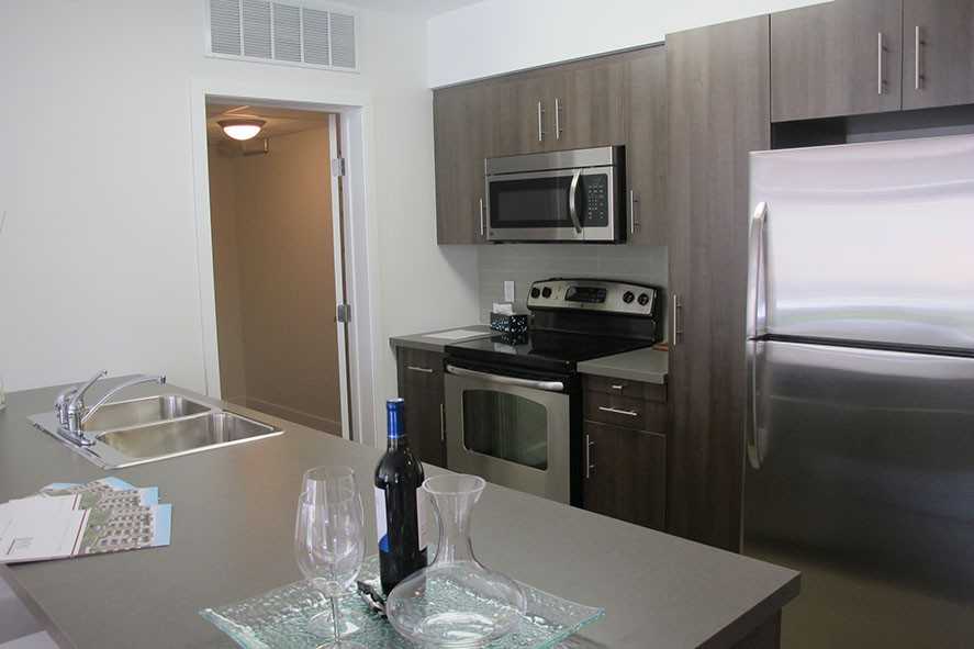 800 Dovercourt Drive, Winnipeg, MB R3Y 0R3 2 Bedroom Apartment for