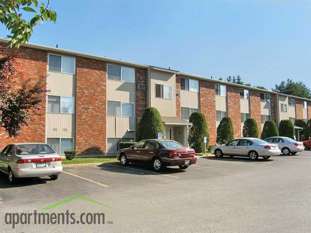 Western Hills Apartments 444 Meshanticut Valley Pkwy, Cranston, RI