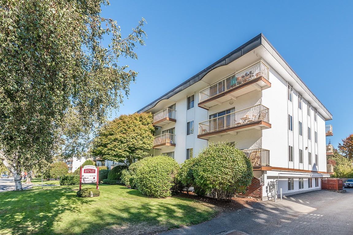 Casa del Grande Apartments 1555 Richmond Avenue, Victoria, BC V8R 4P7