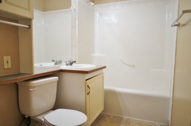 824 3 McIntosh Street Apartments in Rosemont Mount Royal, Regina