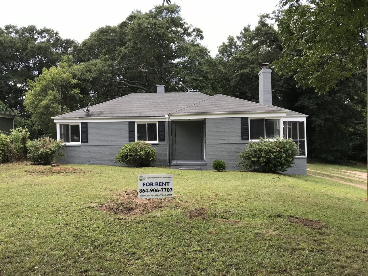 11 Ridgeway Drive, Greenville, SC 29605 3 Bedroom House for 995/month