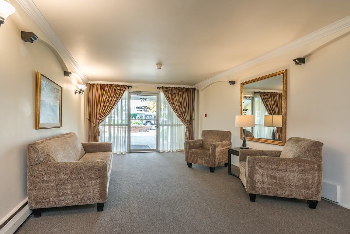 El Mirador Apartments in Fairfield, Victoria, BC V8V 3Y9 Zumper