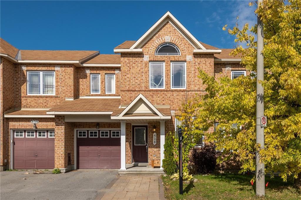428 Cresthaven Drive, Ottawa, ON K2G 4P4 3 Bedroom House for 2,000