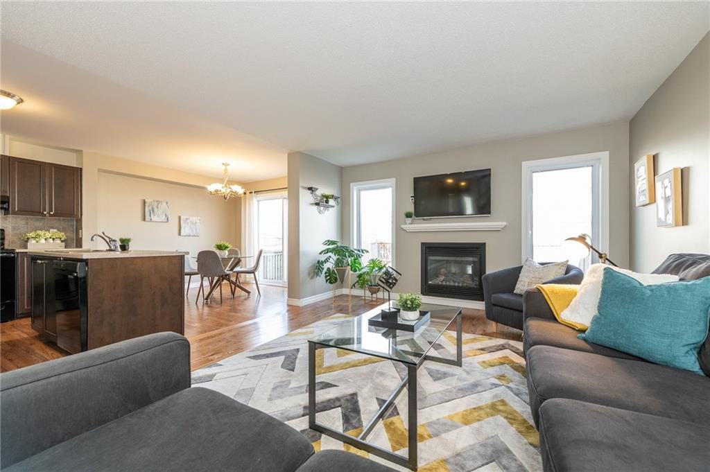 428 Cresthaven Drive, Ottawa, ON K2G 4P4 3 Bedroom House for 2,000