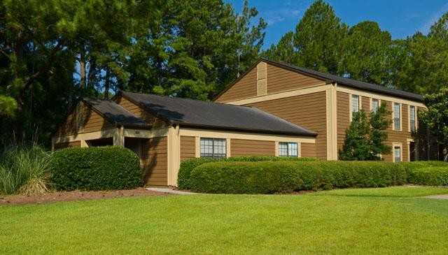 Fountain Lake Apartments 1000 Fountain Lakes Dr., Brunswick, GA 31525