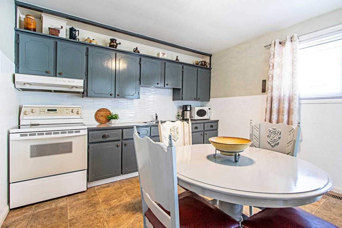 3 BED 2 BATH HOUSE FOR RENT OSHAWA HWY 401 Apartments 552