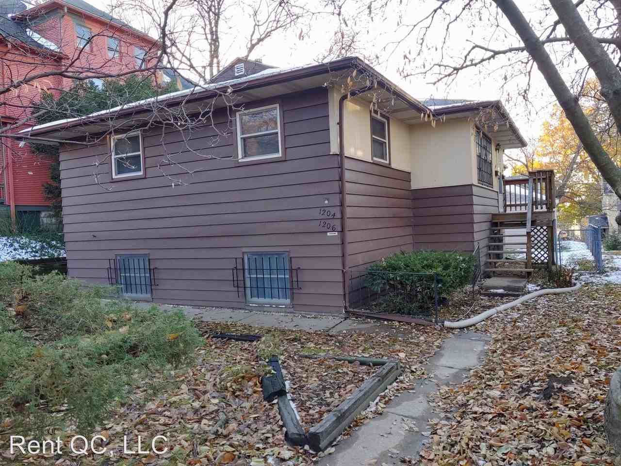 Apartments for rent at 1204 20th St at Broadway, Rock Island, IL 61201
