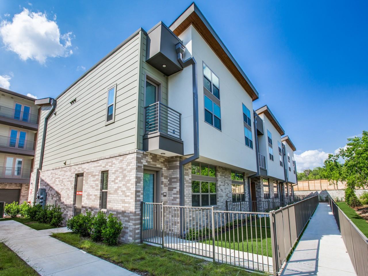 Aura Bluffview Apartments 3900 W Northwest Hwy, Dallas, TX 75220 Zumper