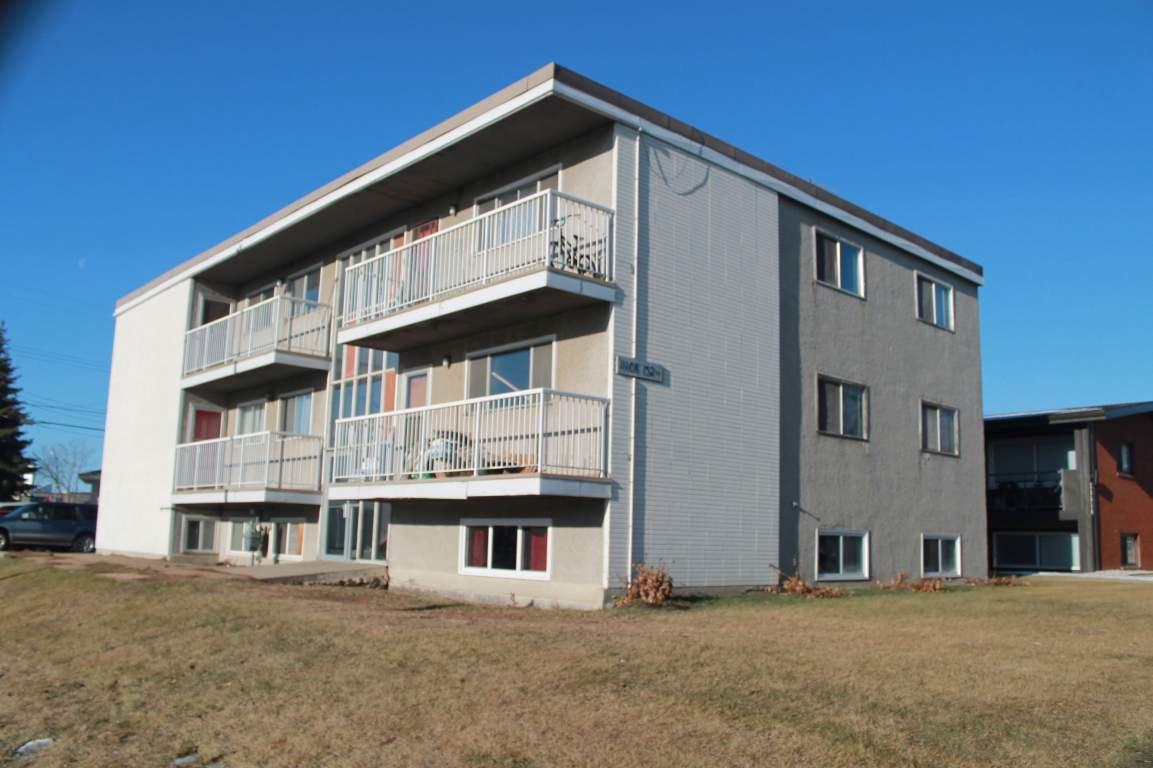 Westmount Arms Apartments 11108 132 Street Nw, Edmonton, AB T5M 1E5