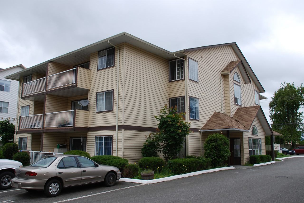 33382 Ferguson Way, Abbotsford, BC V2S 2L8 2 Bedroom Apartment