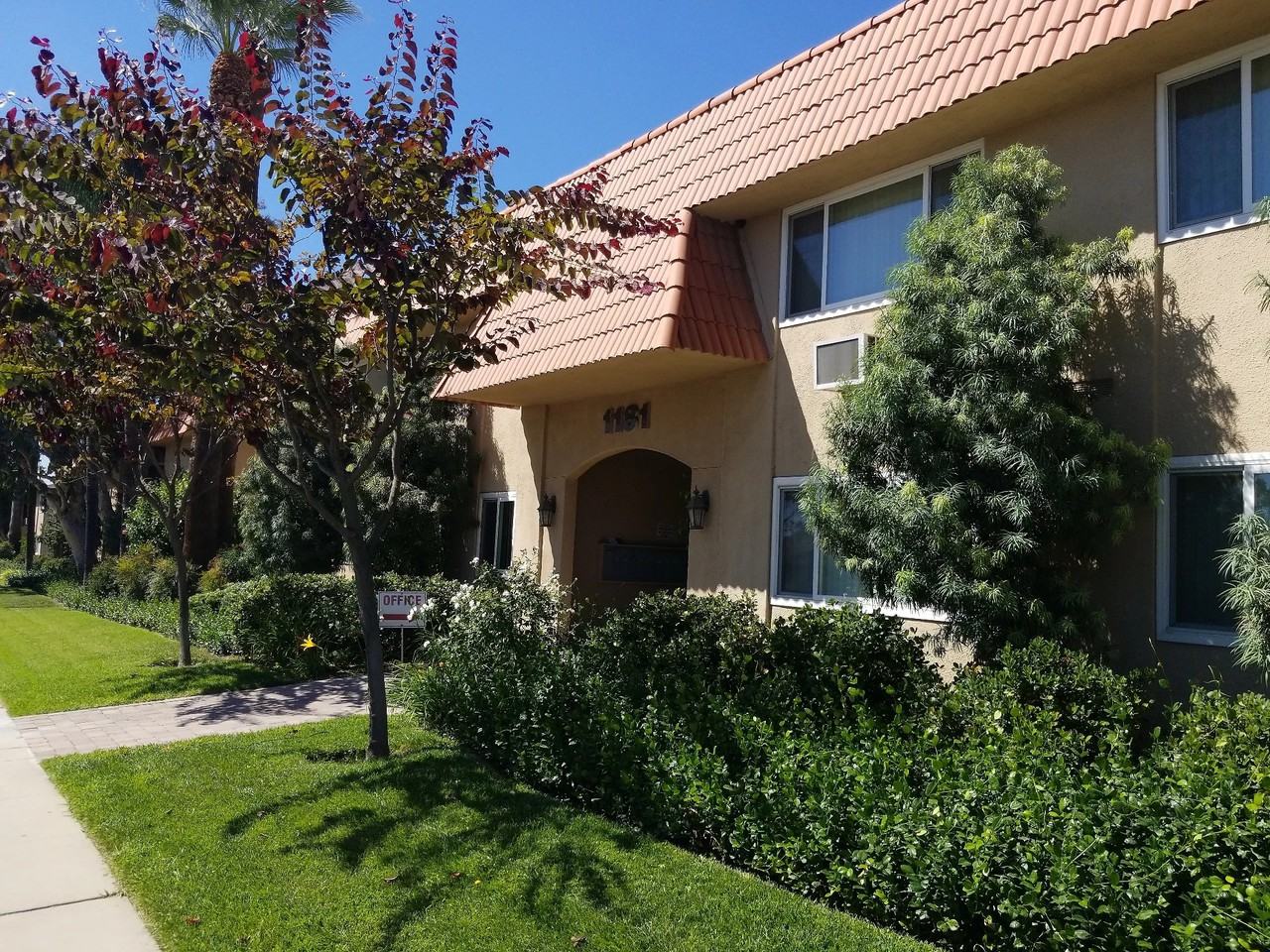 Canyon Garden Apartments 1181 E Hollyvale St, Azusa, CA 91702 Zumper