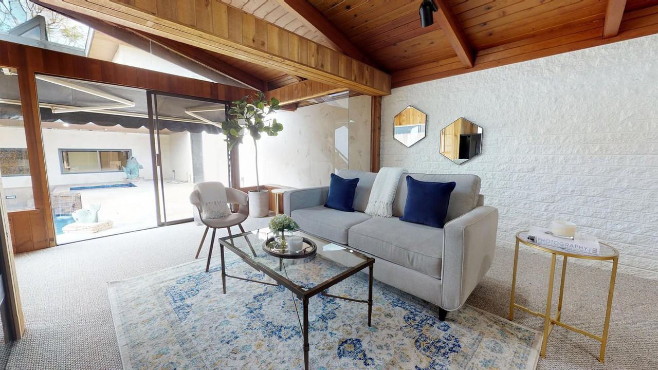 Stunning Manhattan Beach home with private pool Apartments in Manhattan