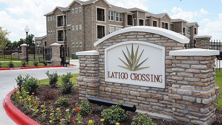 Latigo Crossing Apartments 1601 John Stockbauer Dr, Victoria, TX