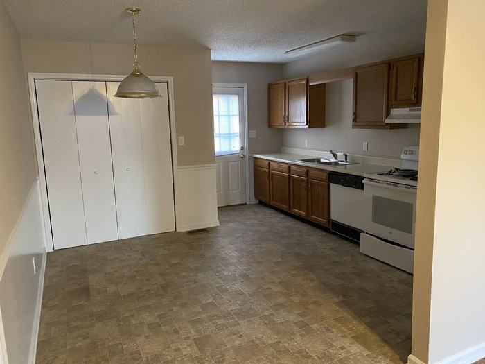 2637 White Oak Lane, Kannapolis, NC 28083 2 Bedroom House for 800