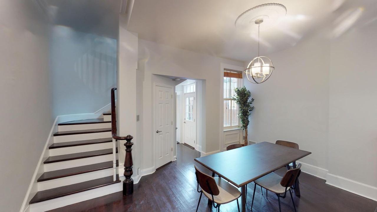 Delightful Logan Circle townhome with patio Apartments in Washington