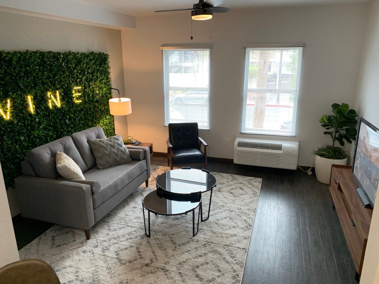 The Vine at 8th Street Apartments for Rent, 811 E Bridger Avenue, Las Vegas